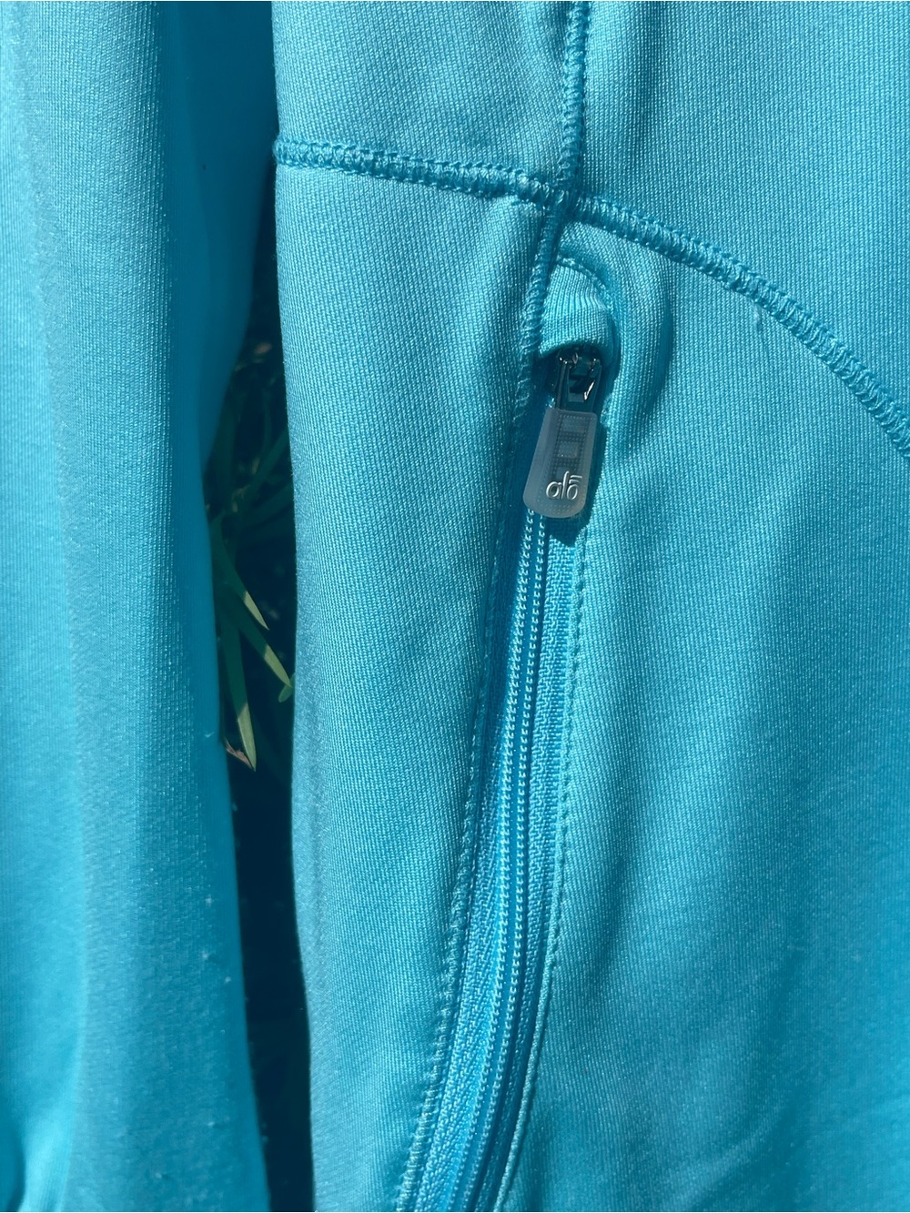 ALO Yoga Light Blue Zip-Up Jacket - Picture 4 of 5